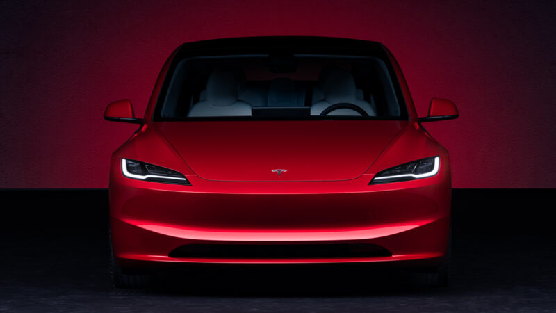 เปิดตัวรถยนต์ Tesla Model 3 รุ่นอัปเกรดใหม่ ราคาเริ่มต้น 1,599,000 บาท