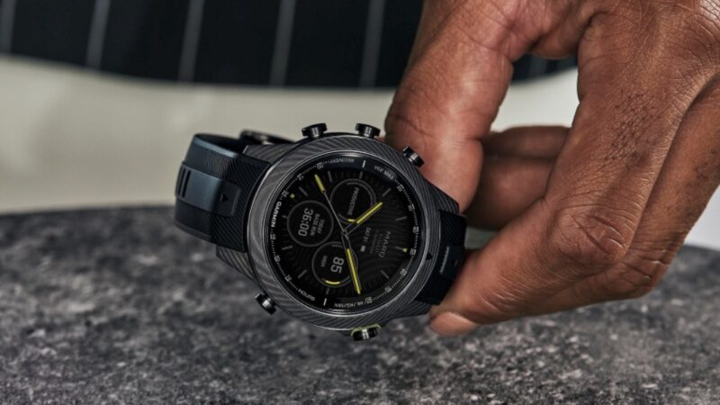 GARMIN เปิดตัว MARQ Carbon สมาร์ทวอทช์ดีไซน์หรูหรา ใช้วัสดุ Fused Carbon Fiber