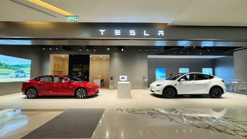 Tesla เปิดตัว Experience Store ที่สยามพารากอน พร้อมเปิดตัวร้านค้าออนไลน์อย่างเป็นทางการครั้งแรกในไทย