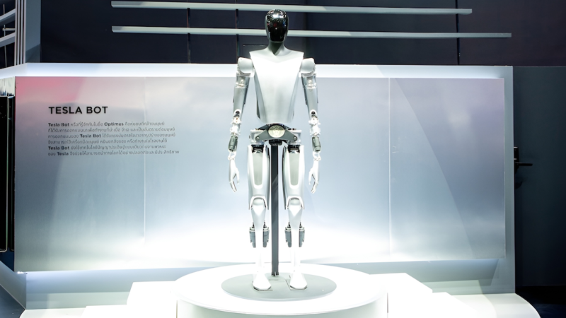 Tesla เปิดตัวหุ่นยนต์ Optimus ครั้งแรก ในงาน Motor Expo 2023